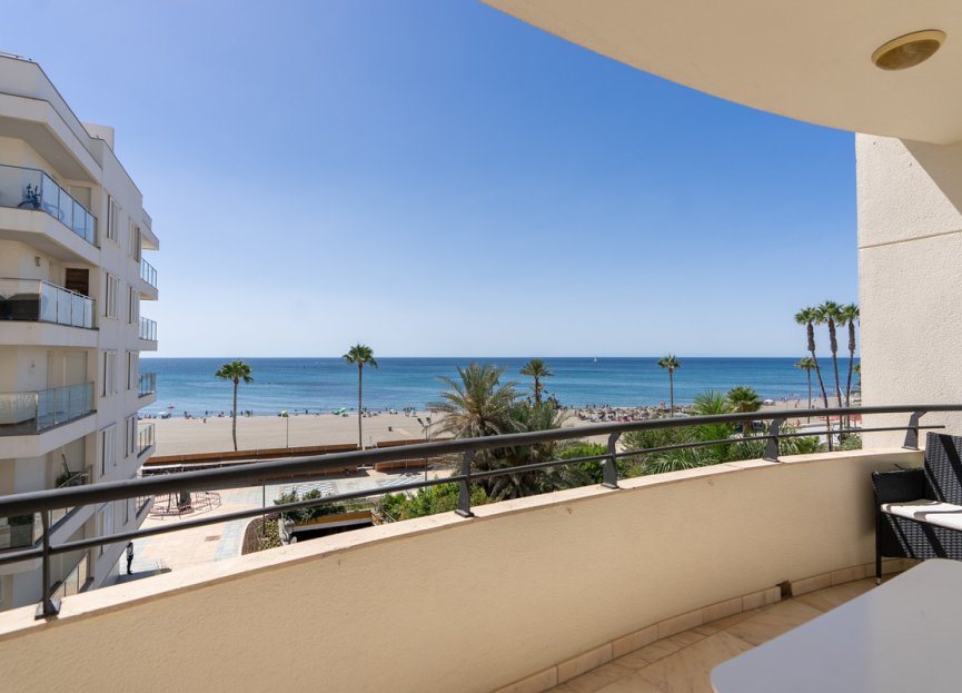 Resale - Apartment - Middle Floor Apartment - Estepona - Estepona Centro