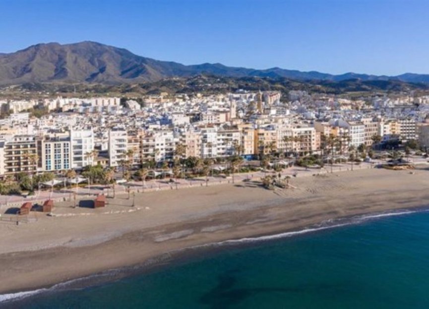 Resale - Apartment - Middle Floor Apartment - Estepona - Estepona Centro