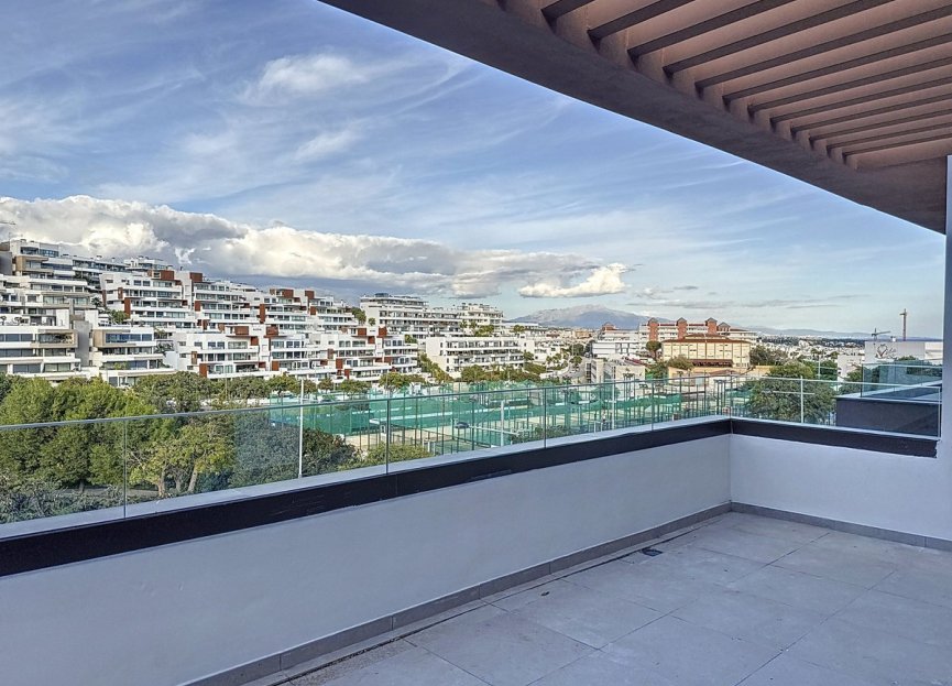 Resale - Apartment - Middle Floor Apartment - Estepona - Estepona Centro