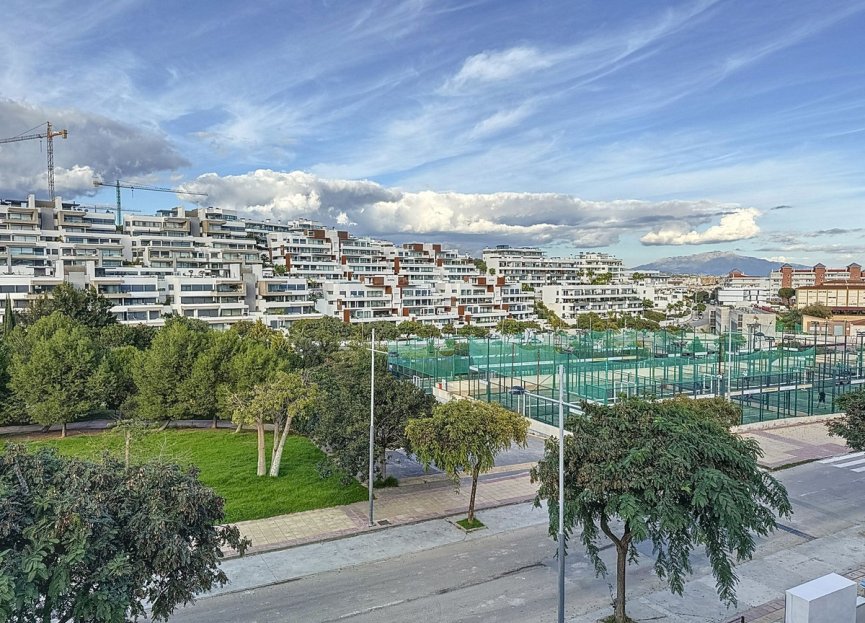 Resale - Apartment - Middle Floor Apartment - Estepona - Estepona Centro