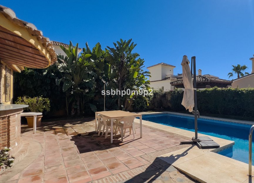 Resale - House - Semi-Detached House - Marbella - Marbella Centro