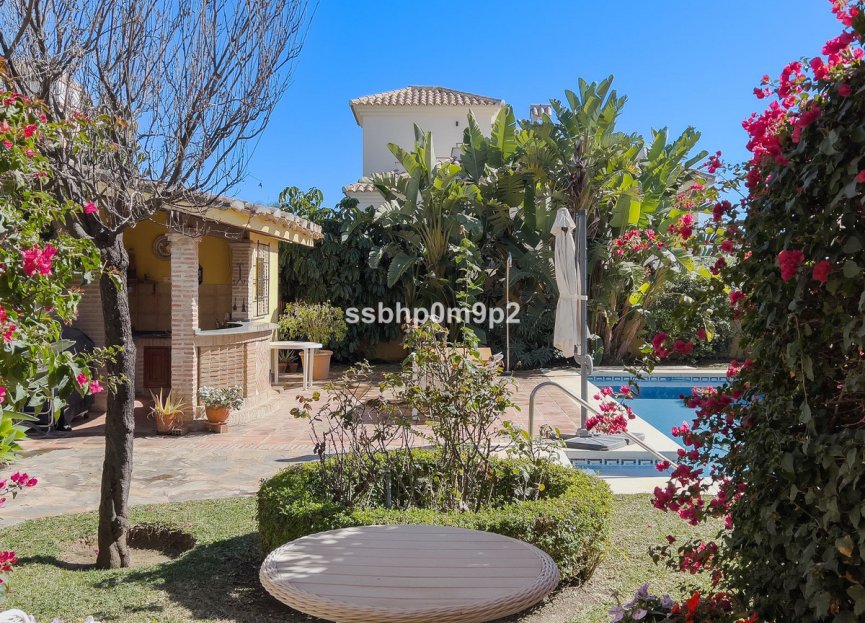 Resale - House - Semi-Detached House - Marbella - Marbella Centro