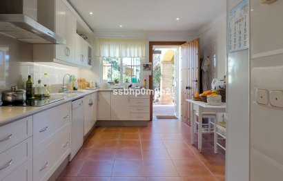 Resale - House - Semi-Detached House - Marbella - Marbella Centro