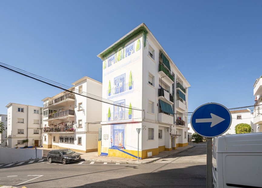 Resale - Apartment - Ground Floor Apartment - Estepona - Estepona Centro