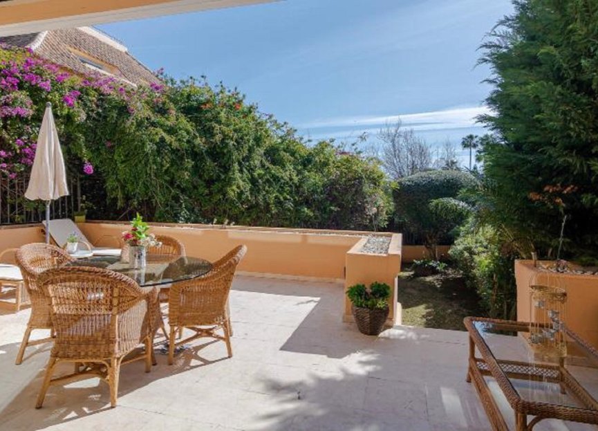 Resale - Apartment - Ground Floor Apartment - Marbella - Nueva Andalucia