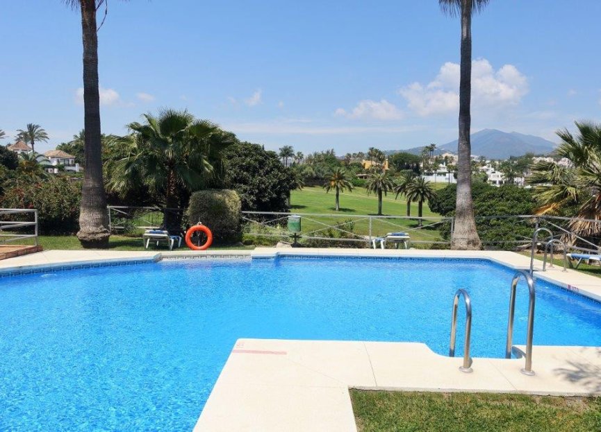 Resale - Apartment - Ground Floor Apartment - Marbella - Nueva Andalucia