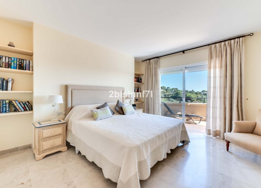 Resale - Apartment - Middle Floor Apartment - Marbella - Elviria