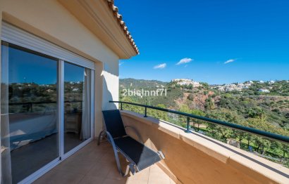 Resale - Apartment - Middle Floor Apartment - Marbella - Elviria