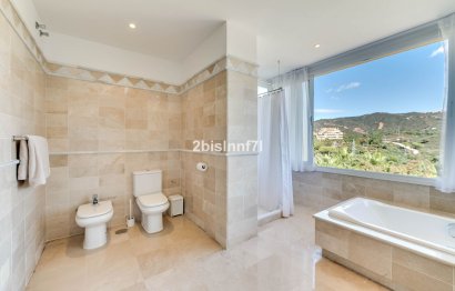 Resale - Apartment - Middle Floor Apartment - Marbella - Elviria