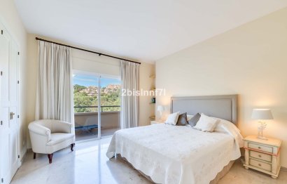 Resale - Apartment - Middle Floor Apartment - Marbella - Elviria