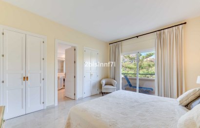 Resale - Apartment - Middle Floor Apartment - Marbella - Elviria