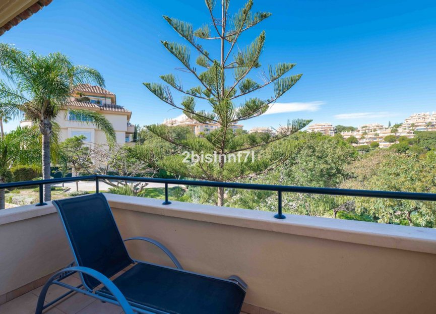 Resale - Apartment - Middle Floor Apartment - Marbella - Elviria