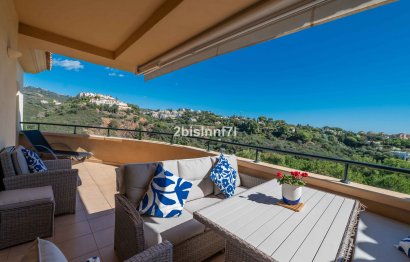 Resale - Apartment - Middle Floor Apartment - Marbella - Elviria