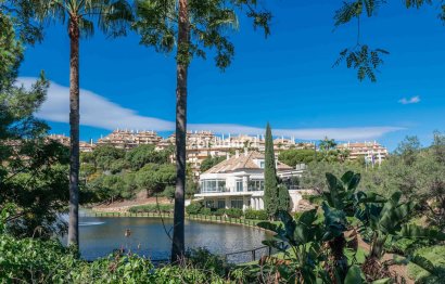 Resale - Apartment - Middle Floor Apartment - Marbella - Elviria