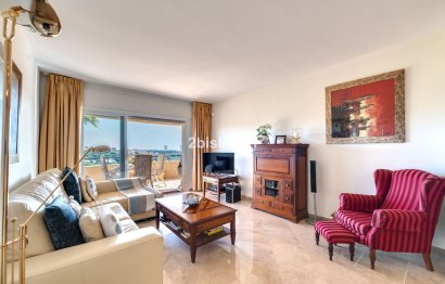 Resale - Apartment - Middle Floor Apartment - Marbella - Elviria