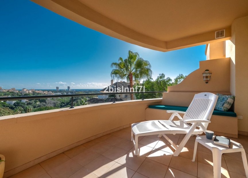 Resale - Apartment - Middle Floor Apartment - Marbella - Elviria