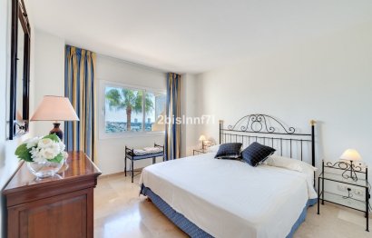 Resale - Apartment - Middle Floor Apartment - Marbella - Elviria