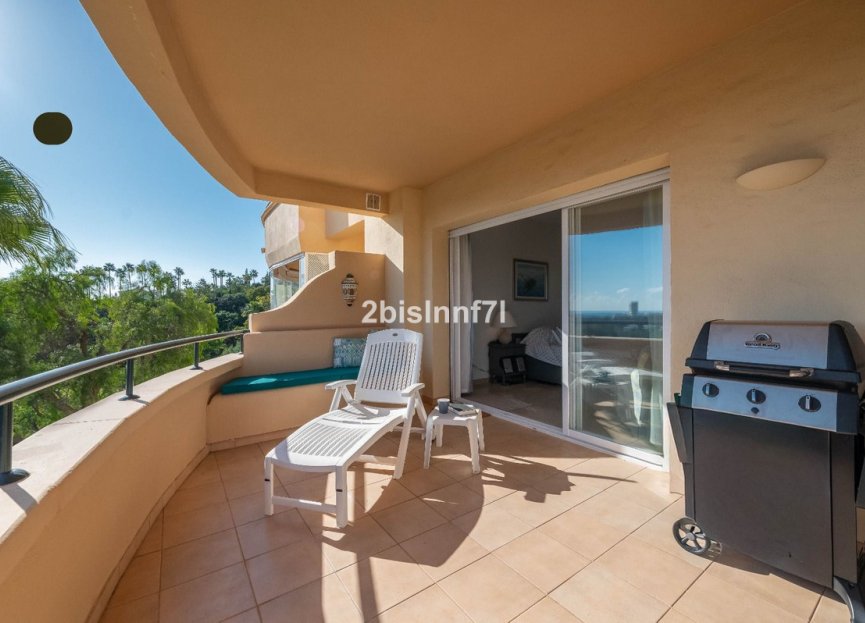 Resale - Apartment - Middle Floor Apartment - Marbella - Elviria