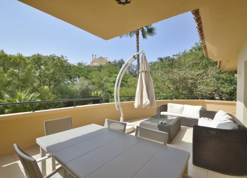 Resale - Apartment - Middle Floor Apartment - Marbella - Elviria