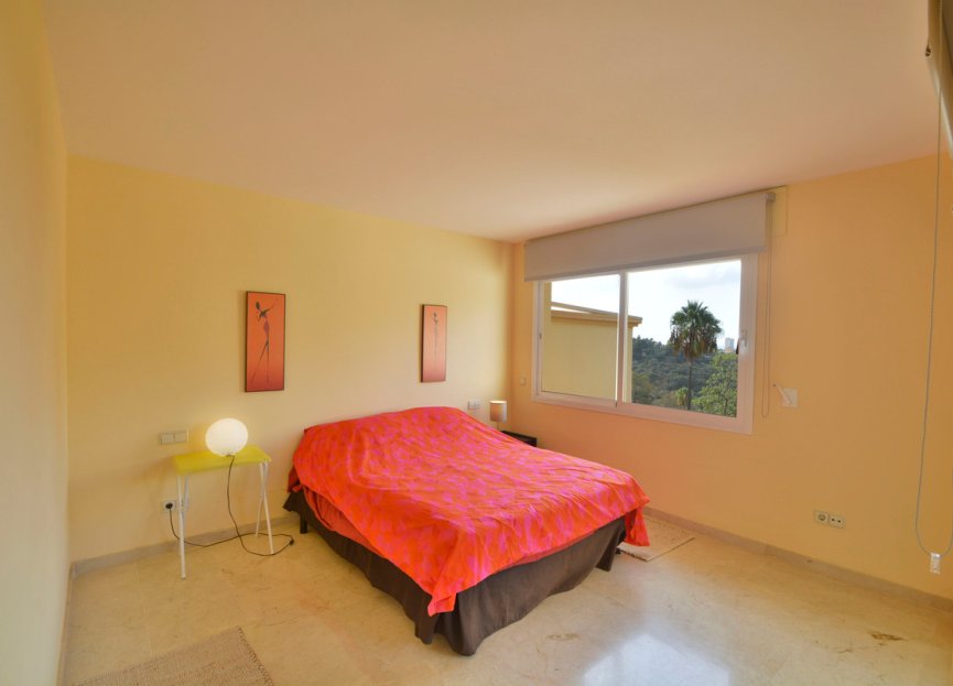 Resale - Apartment - Middle Floor Apartment - Marbella - Elviria