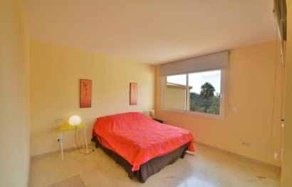 Resale - Apartment - Middle Floor Apartment - Marbella - Elviria