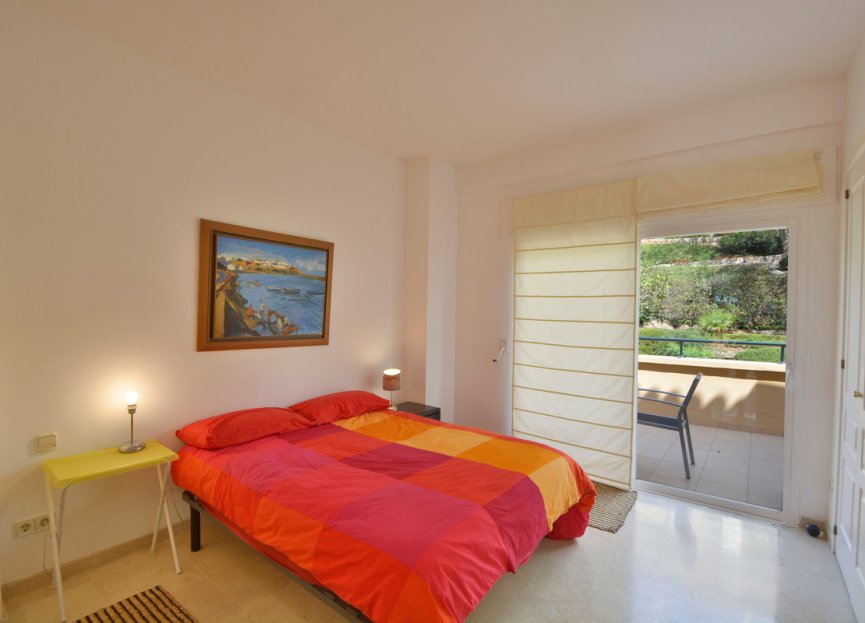 Resale - Apartment - Middle Floor Apartment - Marbella - Elviria