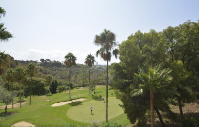 Resale - Apartment - Middle Floor Apartment - Marbella - Elviria