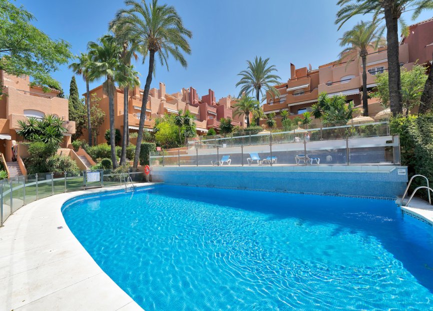 Resale - House - Townhouse - Marbella - Nueva Andalucia