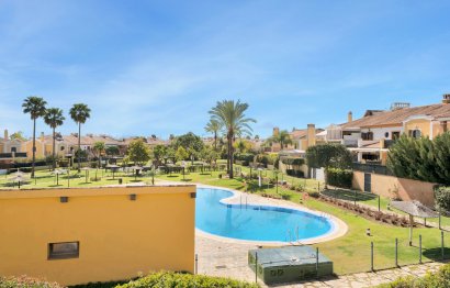 Resale - House - Townhouse - Marbella - Guadalmina Alta