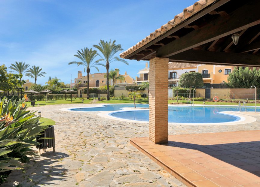 Resale - House - Townhouse - Marbella - Guadalmina Alta