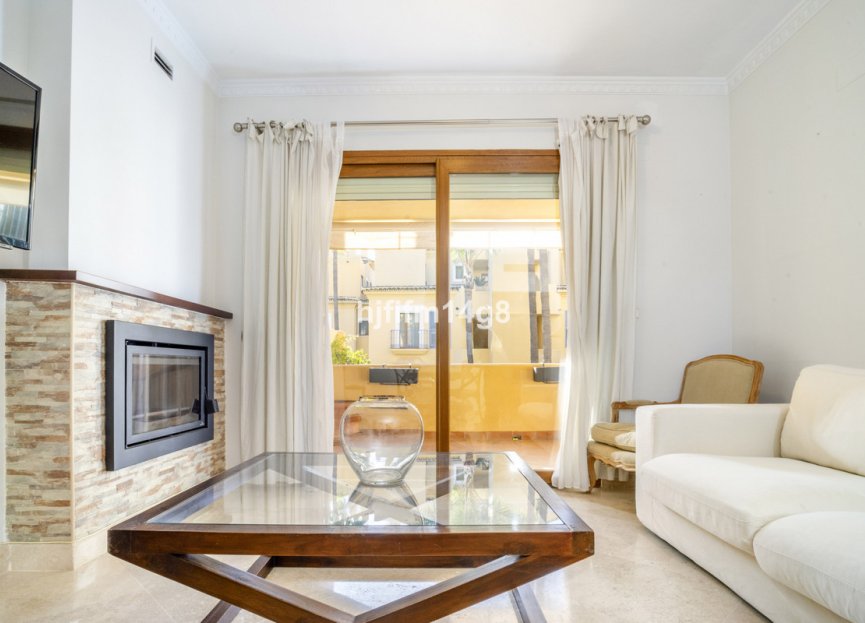 Resale - Apartment - Ground Floor Apartment - Marbella - The Golden Mile