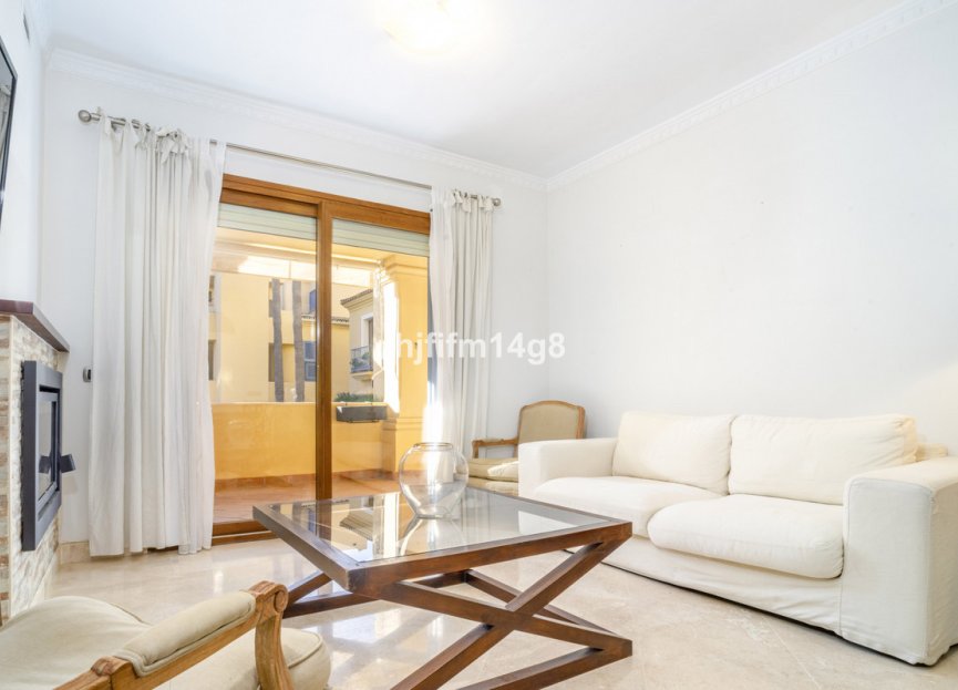 Resale - Apartment - Ground Floor Apartment - Marbella - The Golden Mile