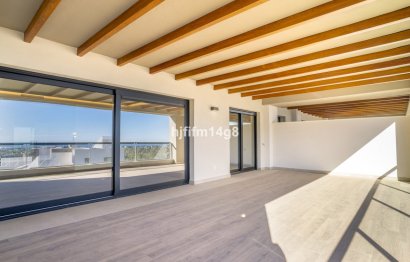 Resale - Apartment - Ground Floor Apartment - Marbella - Nueva Andalucia