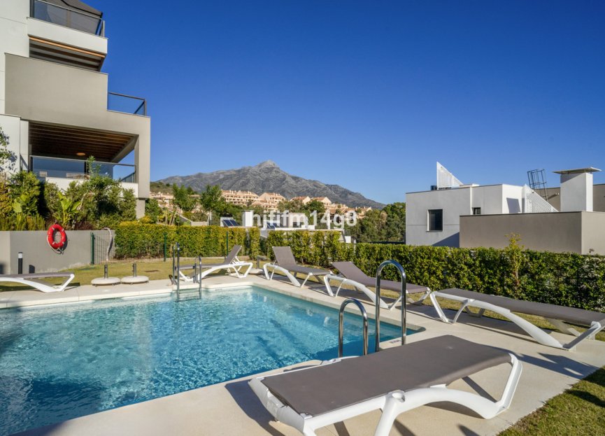 Resale - Apartment - Ground Floor Apartment - Marbella - Nueva Andalucia