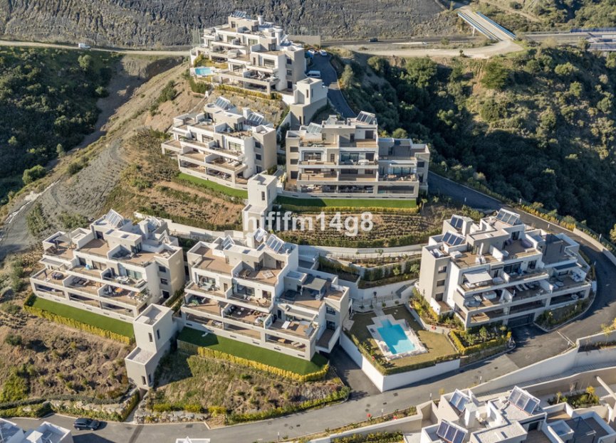 Resale - Apartment - Ground Floor Apartment - Marbella - Nueva Andalucia