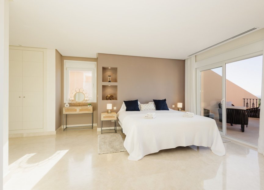 Resale - Apartment - Penthouse - Marbella - Nueva Andalucia