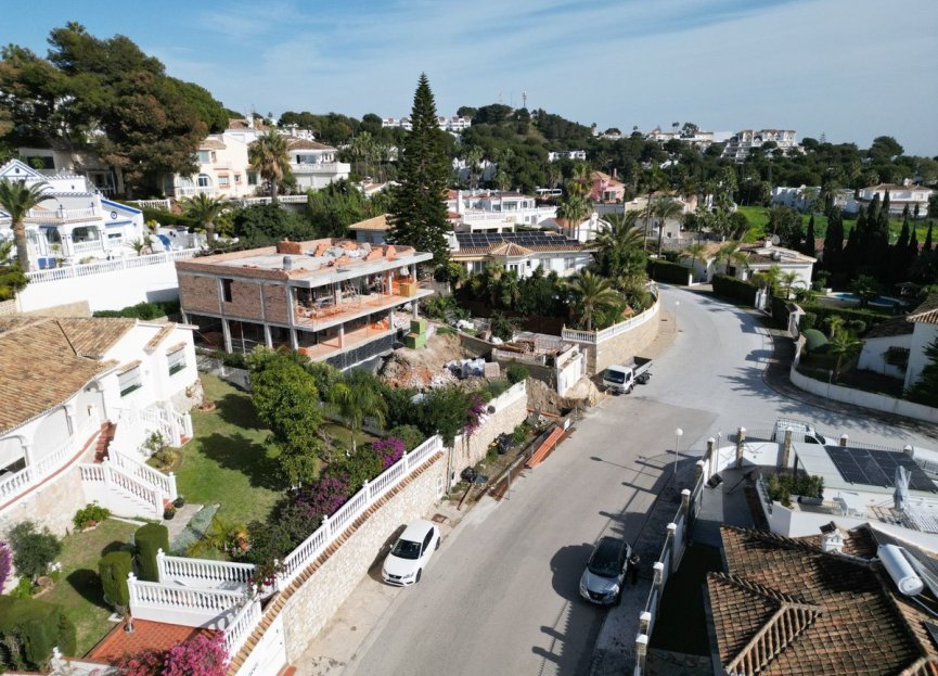 Resale - House - Detached Villa - Mijas