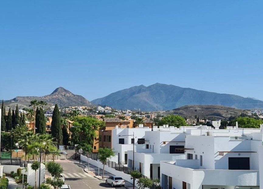 Resale - Apartment - Middle Floor Apartment - Estepona - New Golden Mile