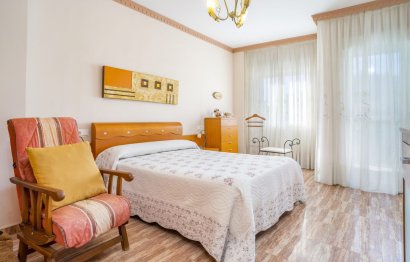 Resale - Apartment - Top Floor Apartment - Estepona - Estepona Centro