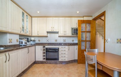 Resale - Apartment - Top Floor Apartment - Estepona - Estepona Centro