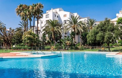 Resale - Apartment - Middle Floor Apartment - Marbella - Puerto Banús