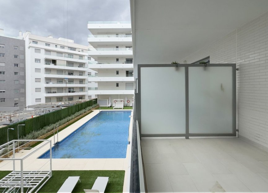 Resale - Apartment - Middle Floor Apartment - Marbella - Nueva Andalucia