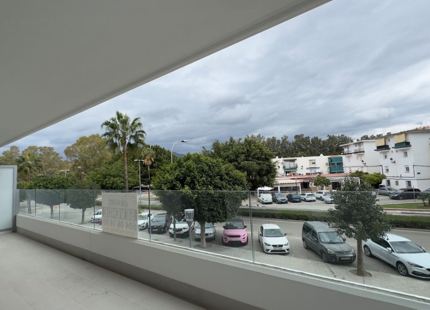 Resale - Apartment - Middle Floor Apartment - Marbella - Nueva Andalucia