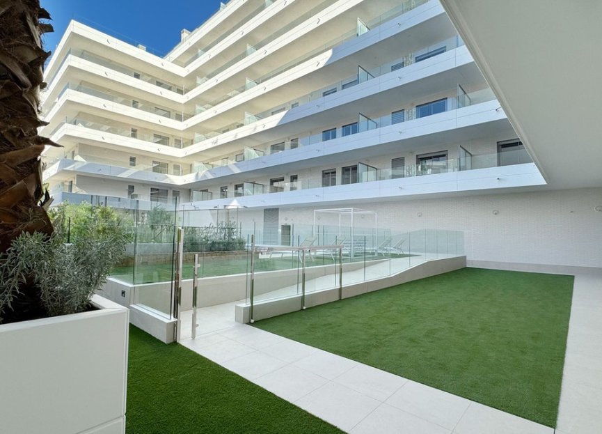 Resale - Apartment - Middle Floor Apartment - Marbella - Nueva Andalucia