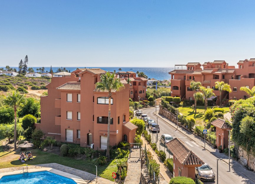 Resale - Apartment - Penthouse - Estepona - Estepona Centro