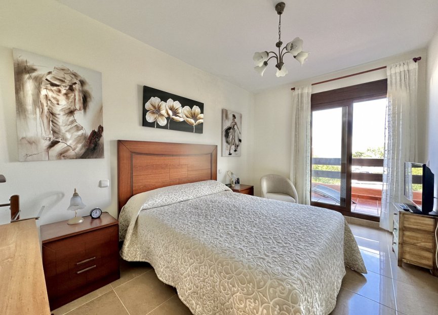 Resale - Apartment - Middle Floor Apartment - Estepona - Estepona Centro