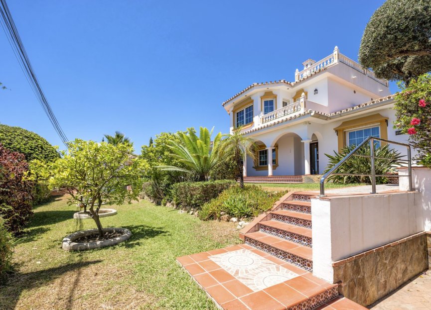 Resale - House - Detached Villa - Benalmádena - Benalmadena Costa