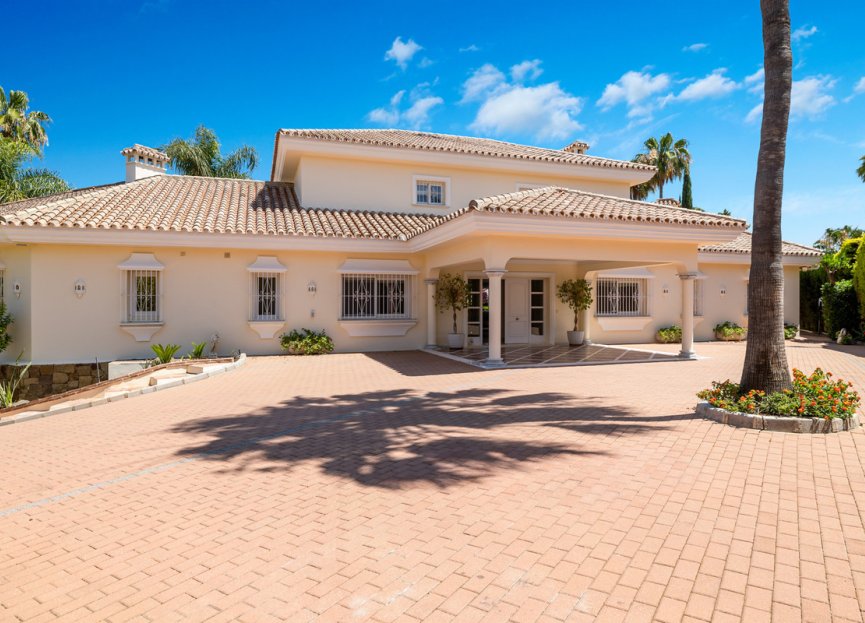 Resale - House - Detached Villa - Marbella - Nueva Andalucia