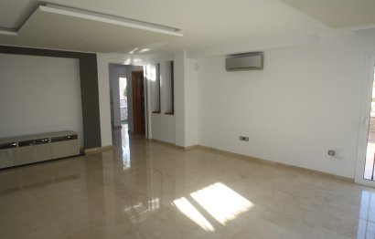 Resale - House - Detached Villa - Benalmádena - Benalmadena Centro