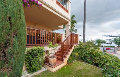 Resale - Apartment - Ground Floor Apartment - Estepona - Atalaya